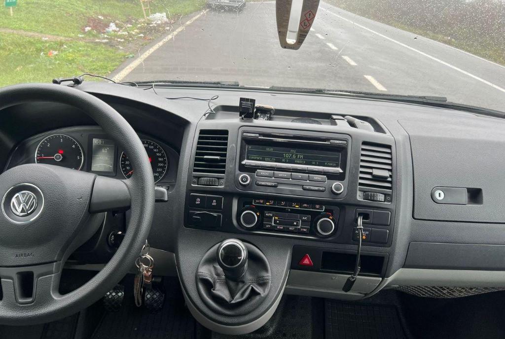 Volkswagen T5 Caravelle 2 0 TDI 2014 14 200 eur