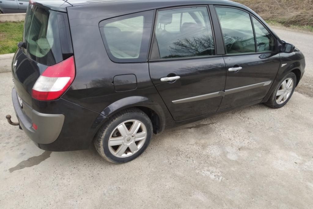 Renault Scenic 7 locuri 2 400 eur
