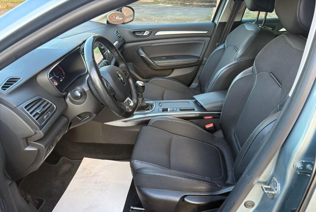 Renault Megane 4 Intens Facelift 1 5 dci km 165000 Virtual Cockpit Head 12 300 eur