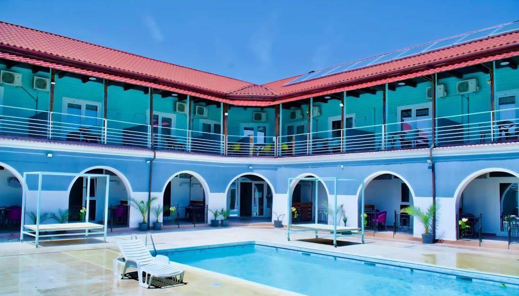 Hotel KM0 Costinesti Restaurant Bar 6 spatii comerc