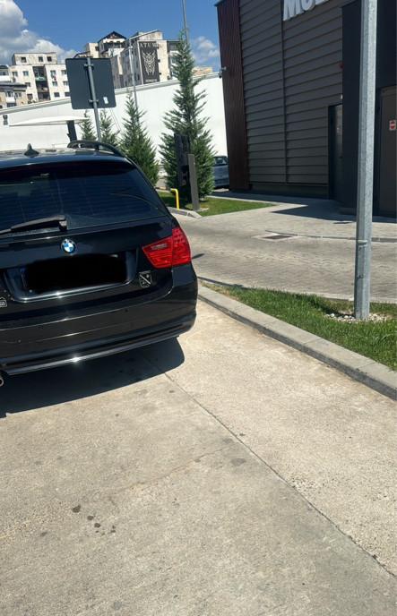 Dezmembrez BMW E91 3 500 eur