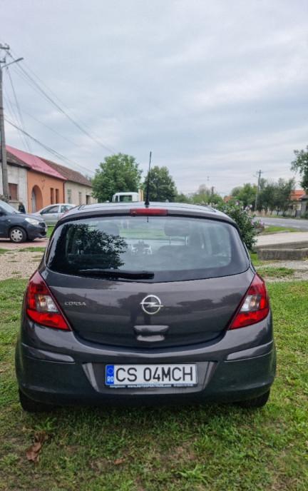 Opel corsa 2013 1 2 3 700 eur