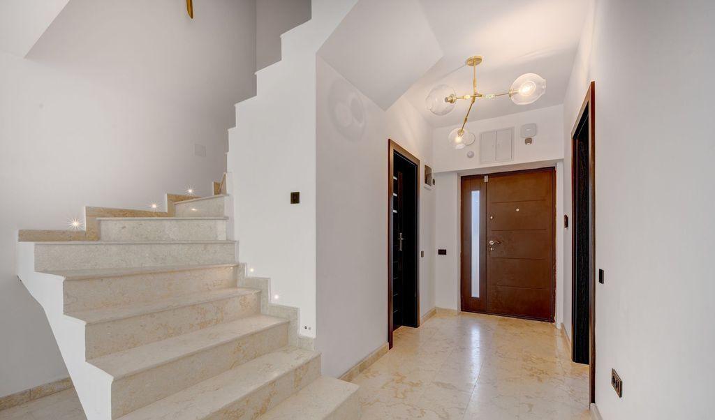 Casa Impecabila Individuala Decomandata in Prelungi