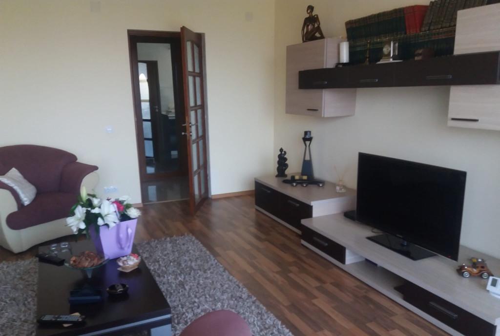 inchiriere apartament 3 camere Str E Bieltz