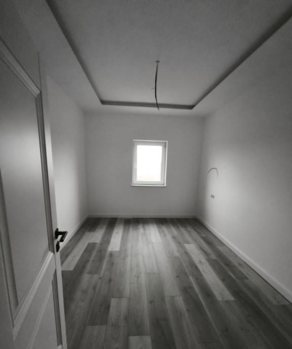 Apartament de vanzare cu 3 camere zona centrala