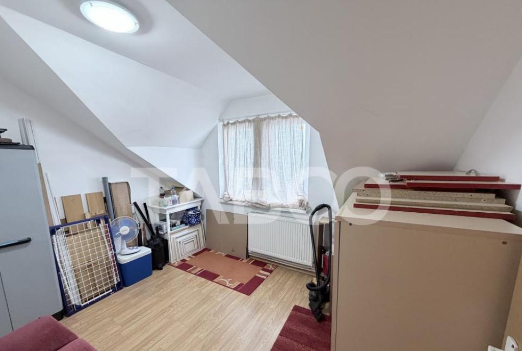 Apartament 4 camere 74 mpu 2 bai cu geam Vasile Aaron nr 22