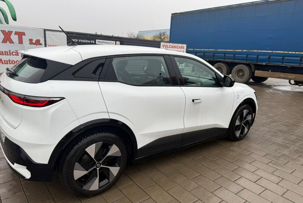 Renault Megane Etech 17 500 eur