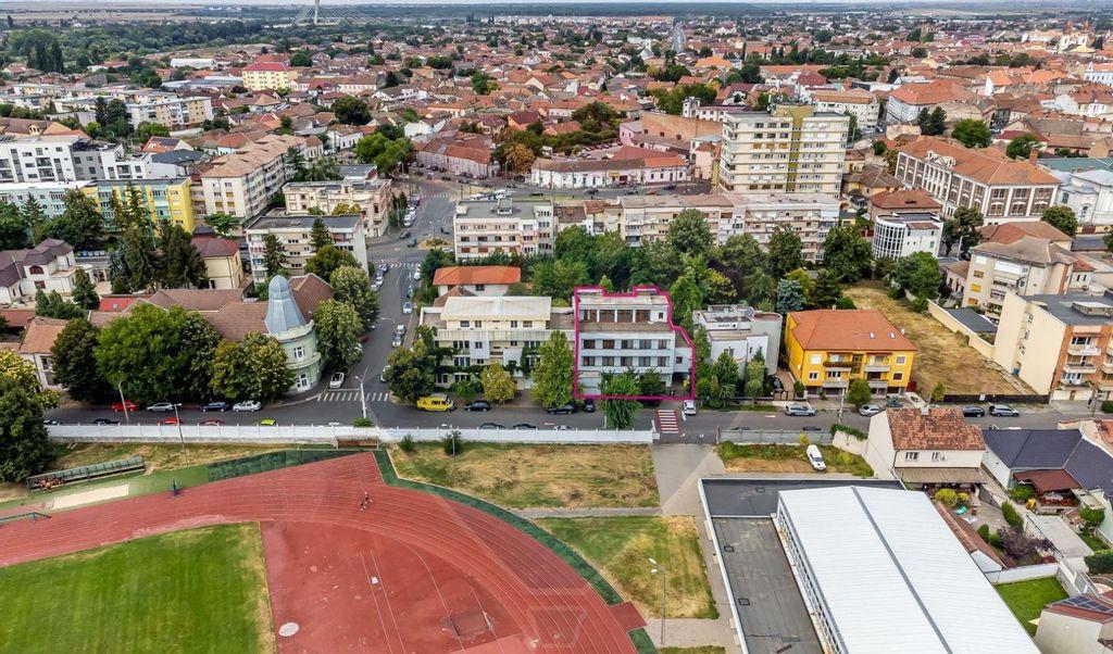 Proprietate speciala 1022 mp utili de vanzare pe Malul Mu