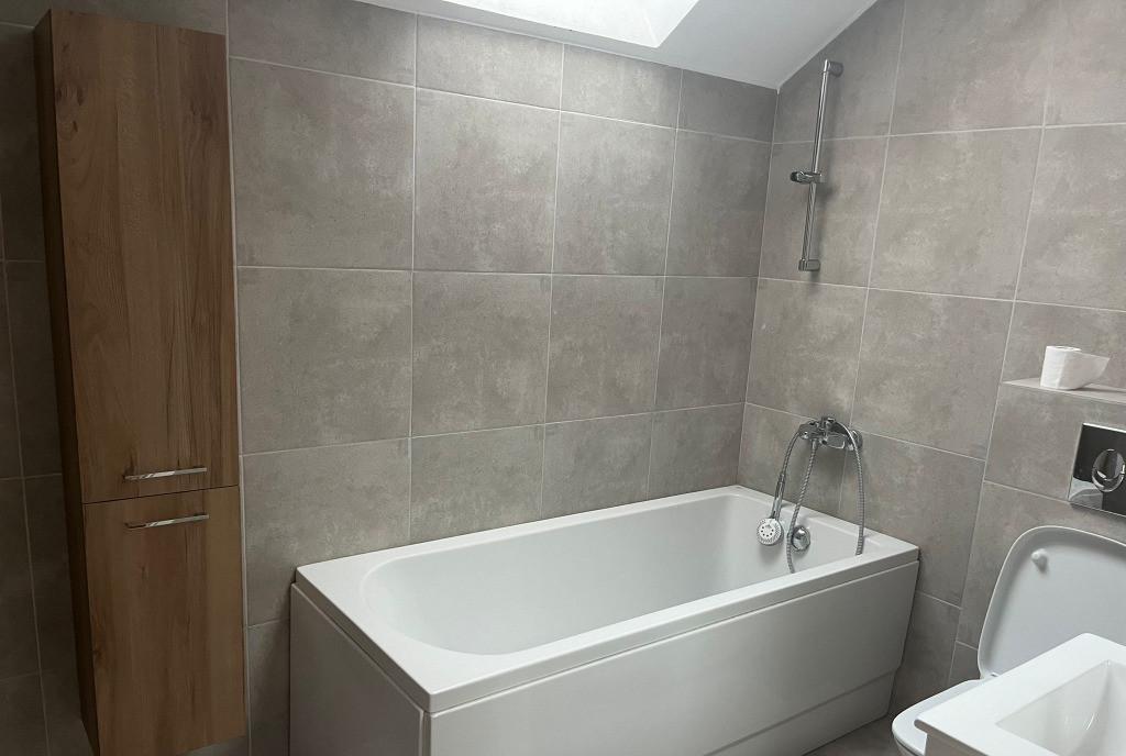 Proprietar apartament 3 camere in cartierul Florilor zona Gemenii