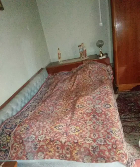 Pat cu lada pentru lenjerie