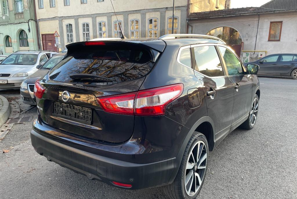 Nissan qashqai 4 4 10 500 eur