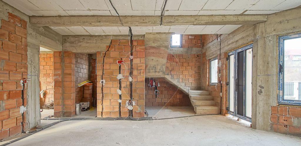 Casa Individuala 5 Camere in Tarlungeni - Zona Cen