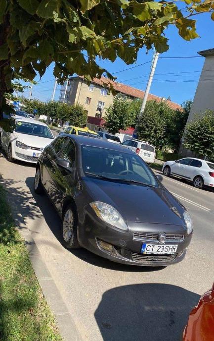 Se vinde Fiat Bravo perfect pentru drumuri lungi si sigure 2 700 eur