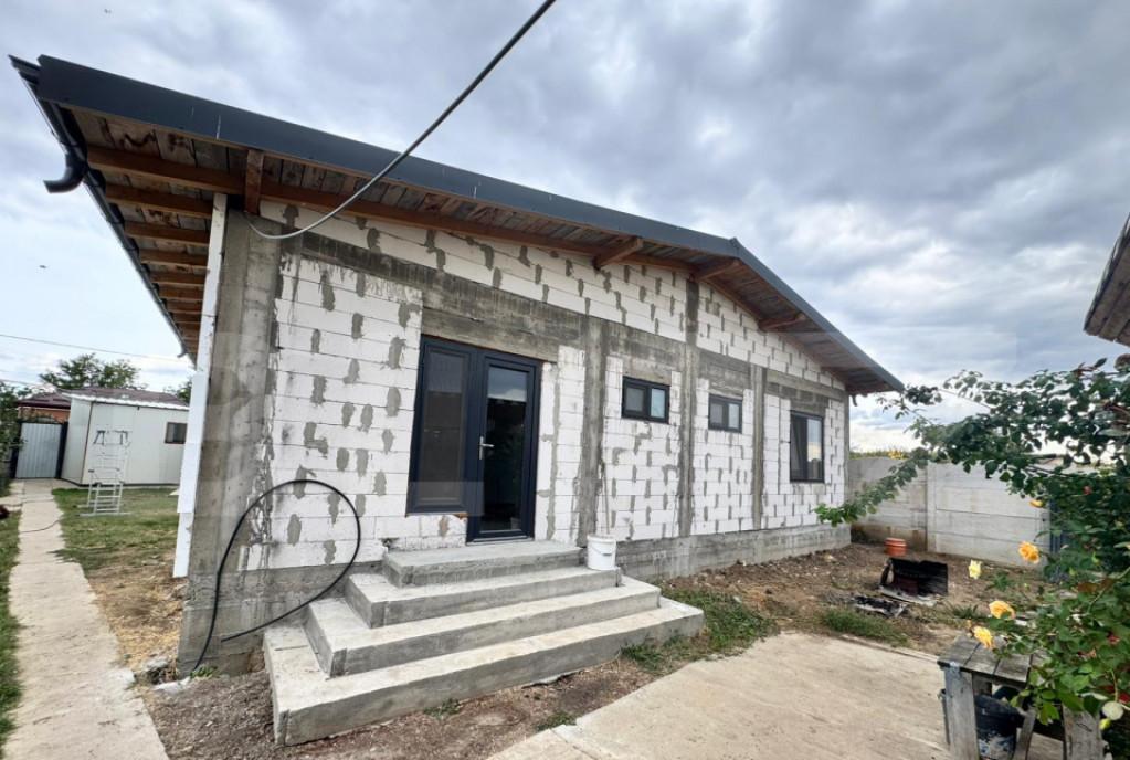 Casa de vanzare 130 mp utili
