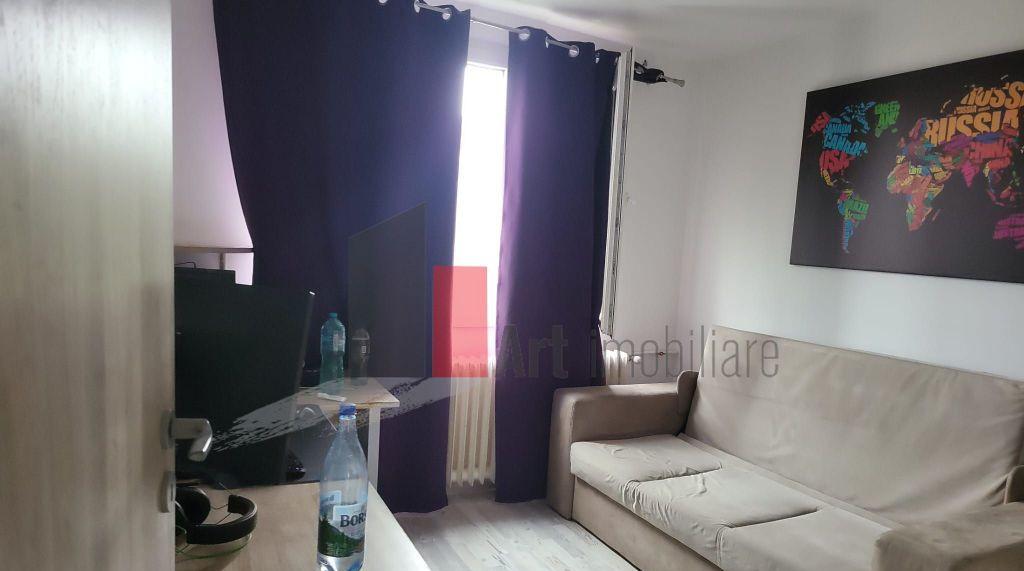 Apartament 3 camere decomandat Trapezului