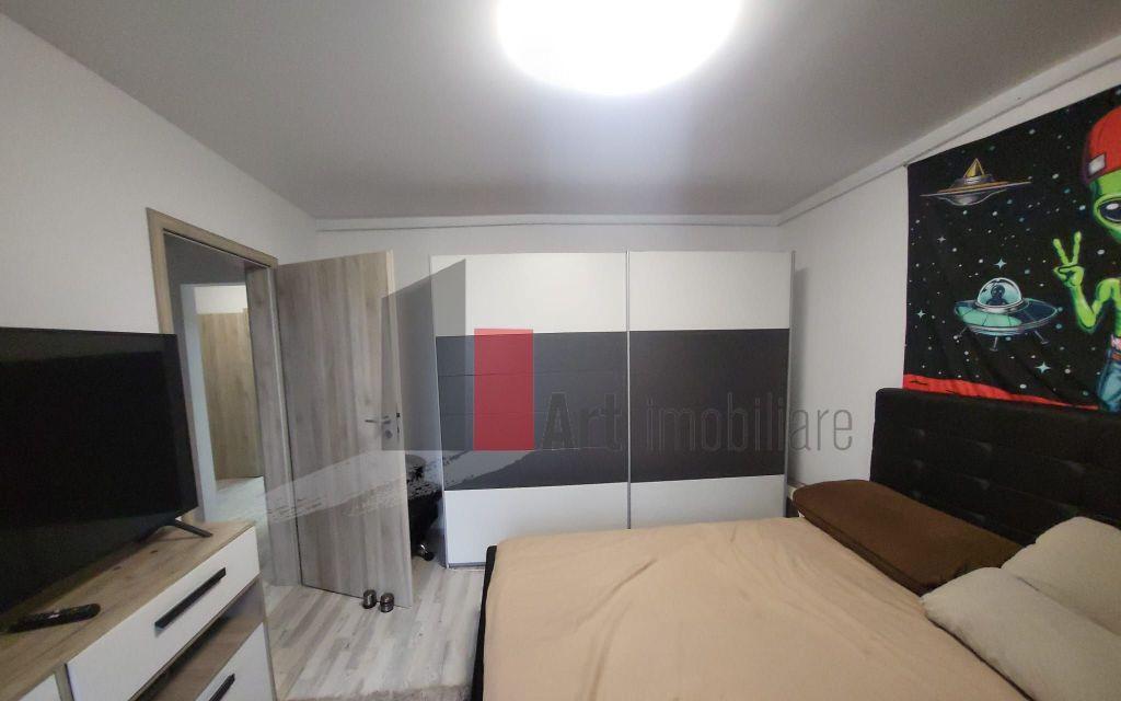 Apartament 3 camere decomandat Trapezului