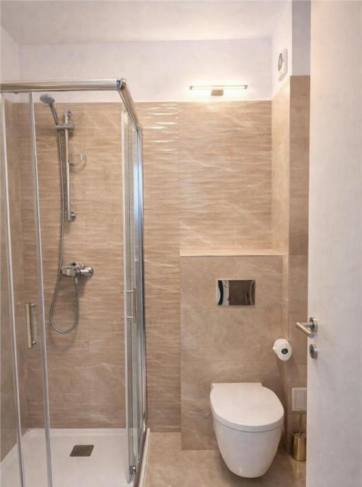 Prima Decomandat 2bai loc parcare Tractorul Brasov