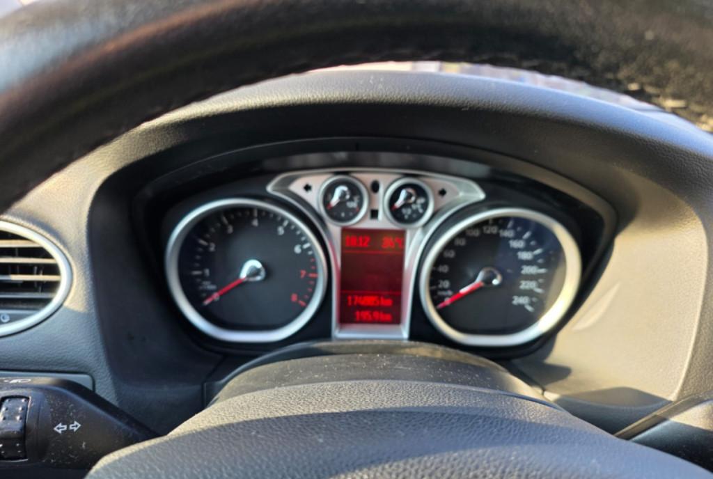 Ford Focus 1 8 2 500 eur