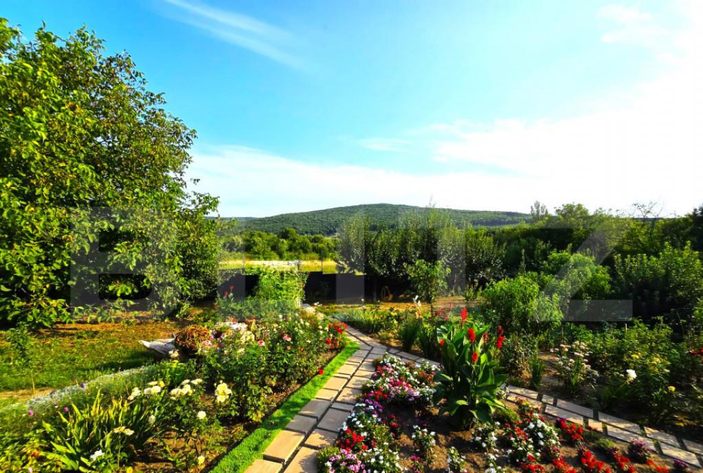 Casa 5 camere in Barnova 150 mp utili si 1000 mp teren