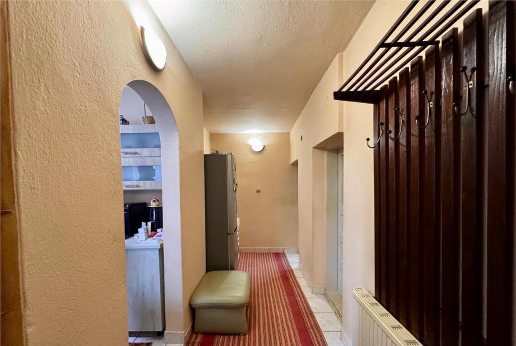 Casa potential locuire multifamiliala activitati comerciale