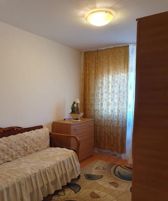 Apartament 4 camere de inchiriat