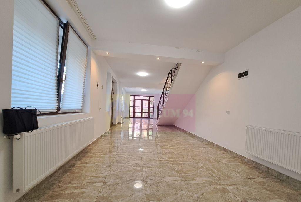 Vila P 3 12 camere 300 mp - birouri/clinica/locuin