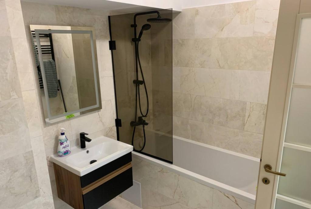 Apartament cu doua camere ac Parcare royal town