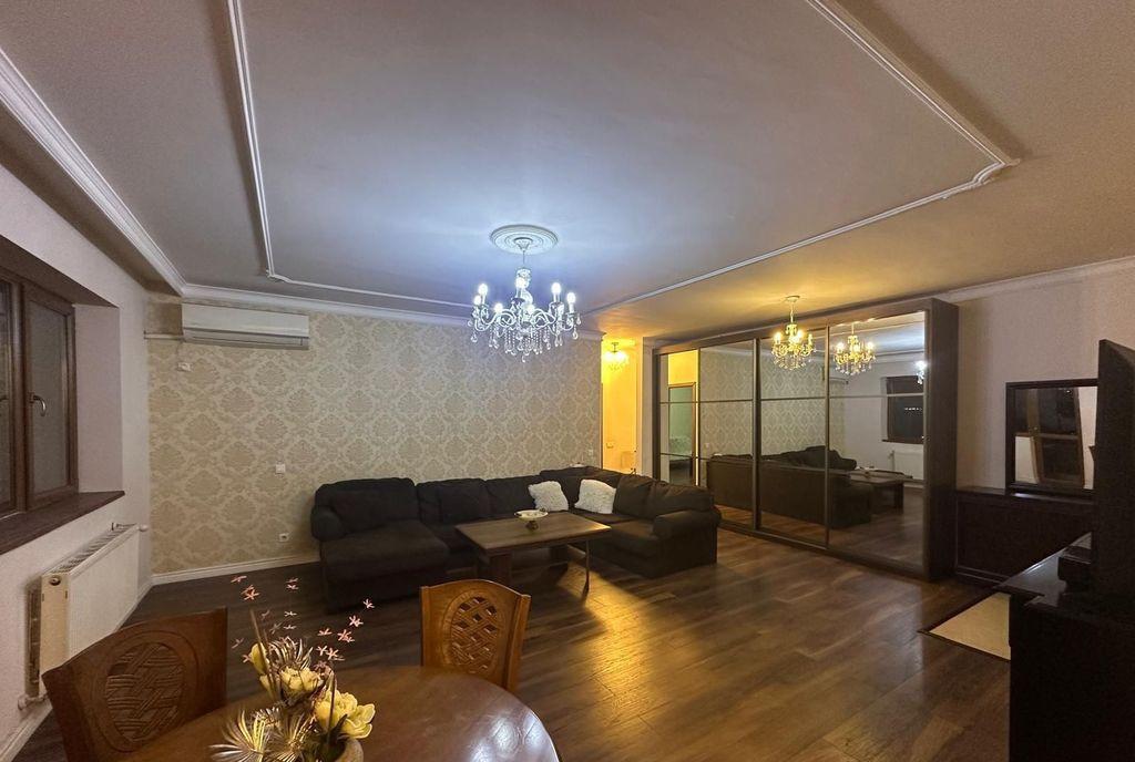 Apartament 2 camere decomandat zona Progresu loc de