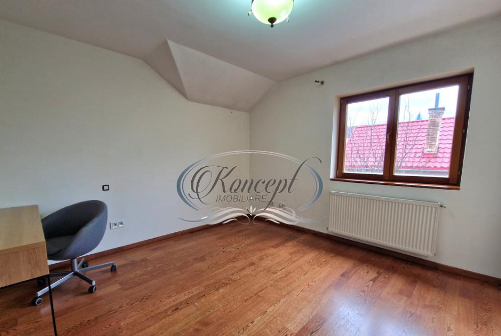 Casa cu gradina si 5 locuri de parcare cartier