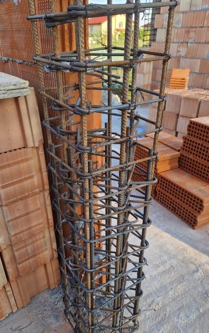 Casa la rosu cu placa de beton peste etaj Berceni Ilfov