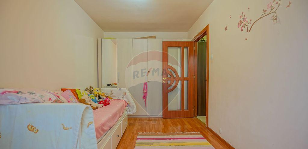 Apartament doua camere decomandat la intrare in Racad