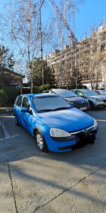 Opel Corsa Automat/Clima 1 250 eur