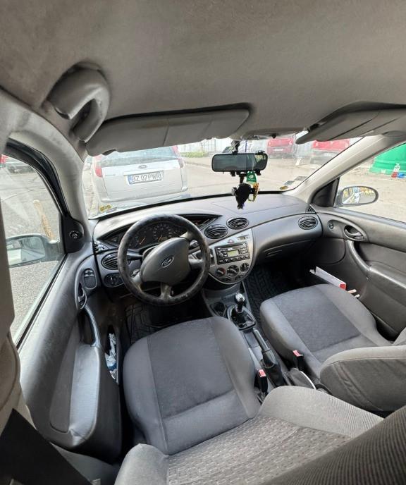 Ford Focus MK1 2004 1 6 Cu motorul defect 2 000 lei