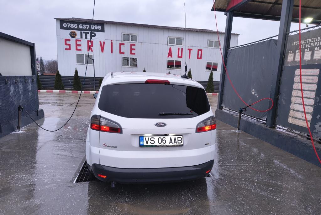 Ford S-max automat 2 800 eur