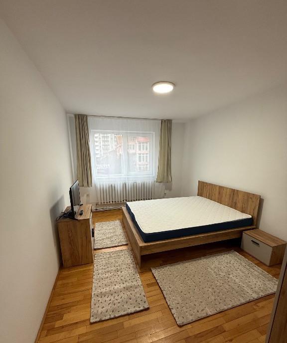 Inchiriez apartament cu 2 camere parcare privata Marasti