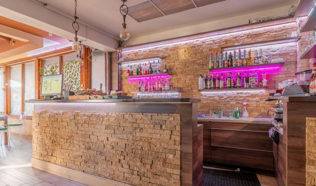 Spatiu comercial de vanzare Piata Zorilor 824mp ter