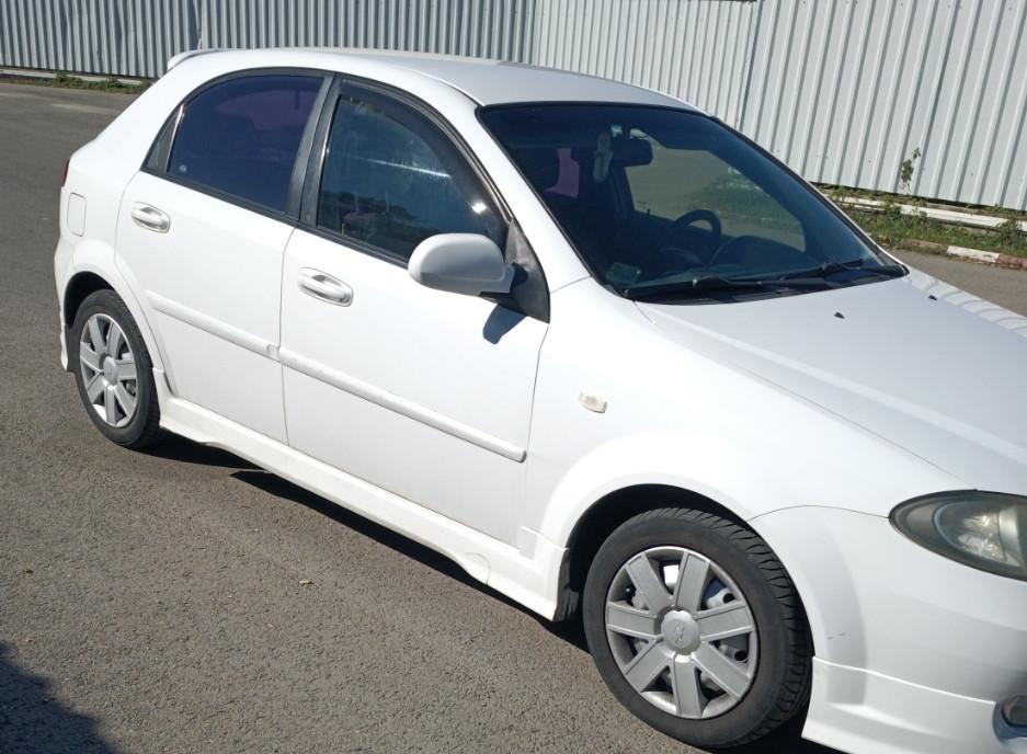 Ma vinde lacetti 1 4 10 000 lei