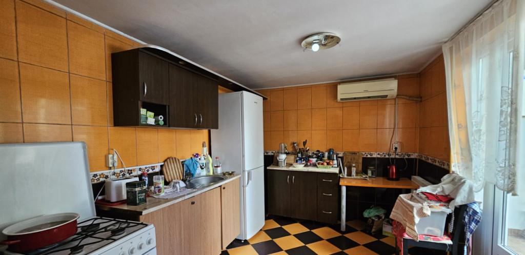 Casa curte Metrou Pieptanari