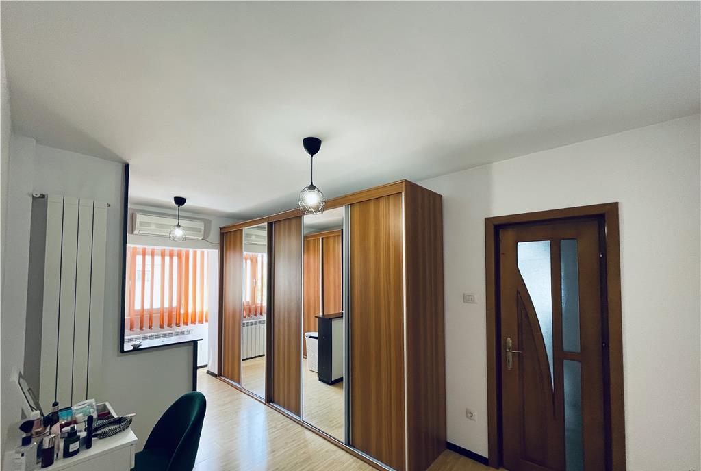 Apartament 4 camere mobilat si utilat etaj 3 zona Pompieri