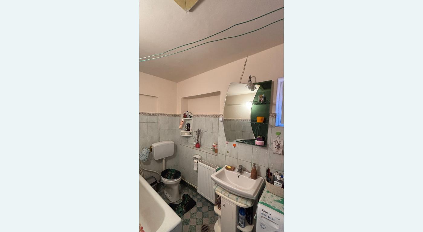 Vanzare casa renovata recent