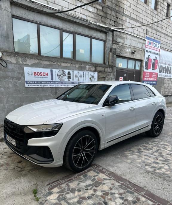 Audi Q8 Sport 2022 33 000km 60 000 eur