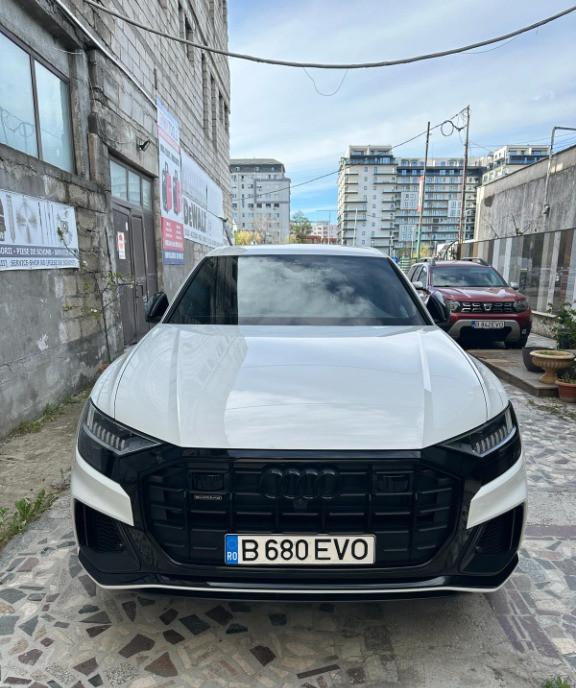 Audi Q8 Sport 2022 33 000km 60 000 eur