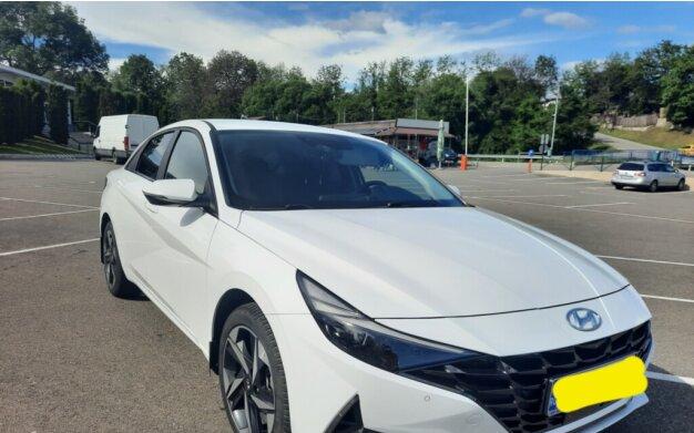 Hyundai Elantra 2022