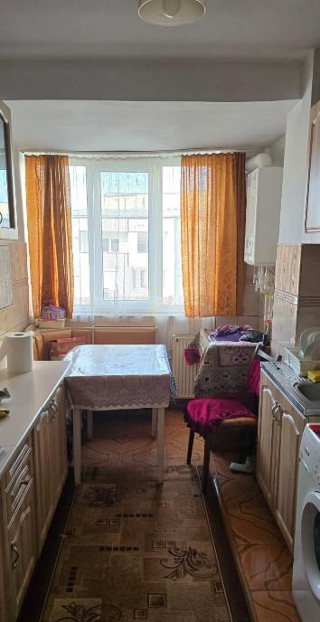 Apartament 2 camere Hunedoara centrul civic