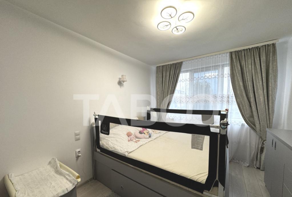 Apartament decomandat 3 camere 2 bai 73 mp balcon Mihai Vite