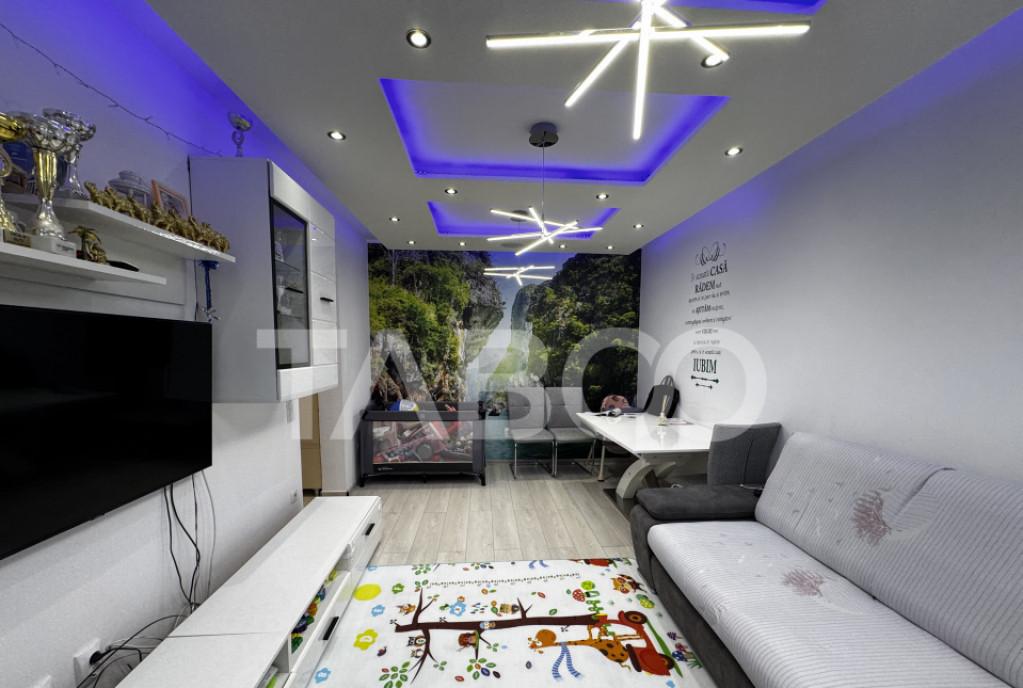 Apartament decomandat 3 camere 2 bai 73 mp balcon Mihai Vite