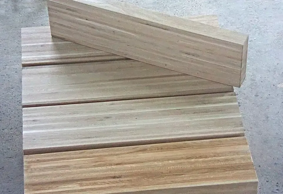 Trepte stejar stratificat cu lamela continua