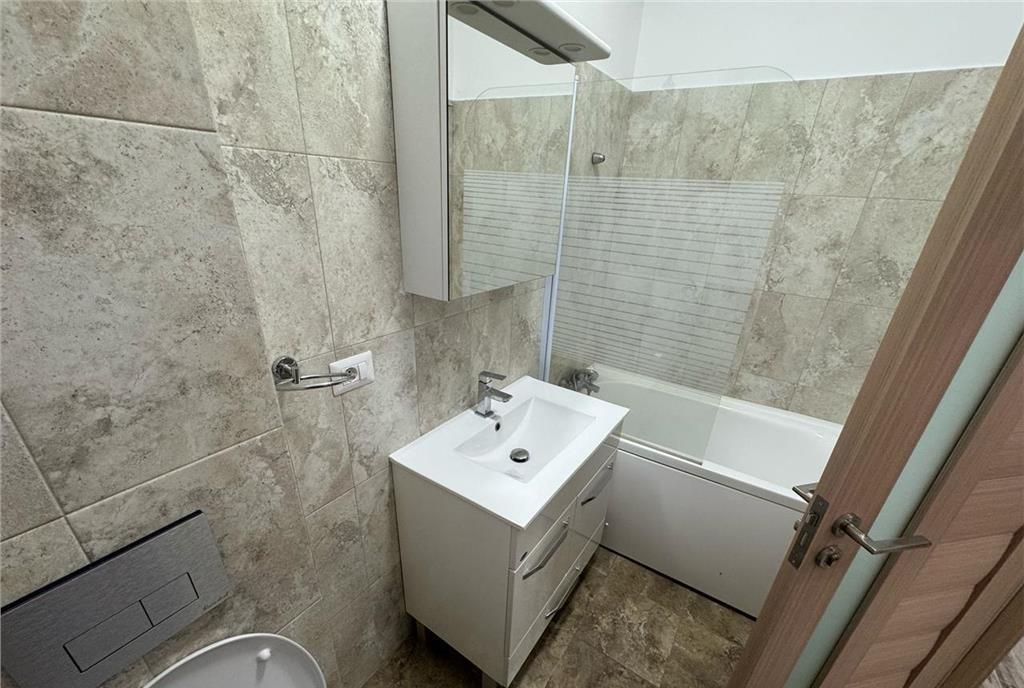 Garsoniera 45 mp utili mobilata parcare et 1 bloc nou Cu