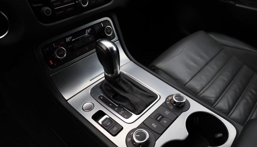 Volkswagen Touareg 2011 3 0 TDI V6 240 CP Exclusive R line 6 250 eur