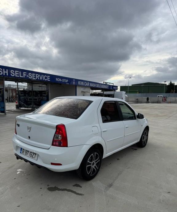 Dacia Logan 1 2 16 valve proprietar fara incidente 2 400 eur